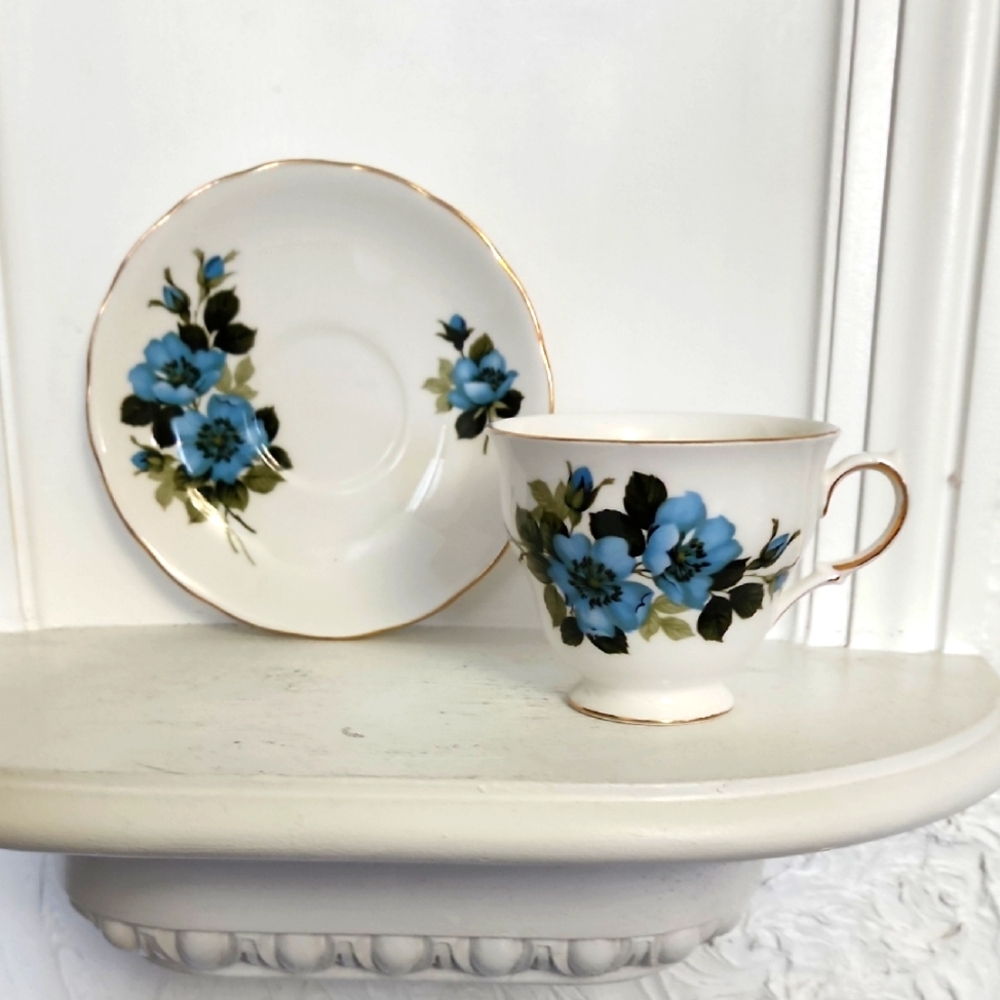 Royal Vale blue floral teacup, saucer, Made In England